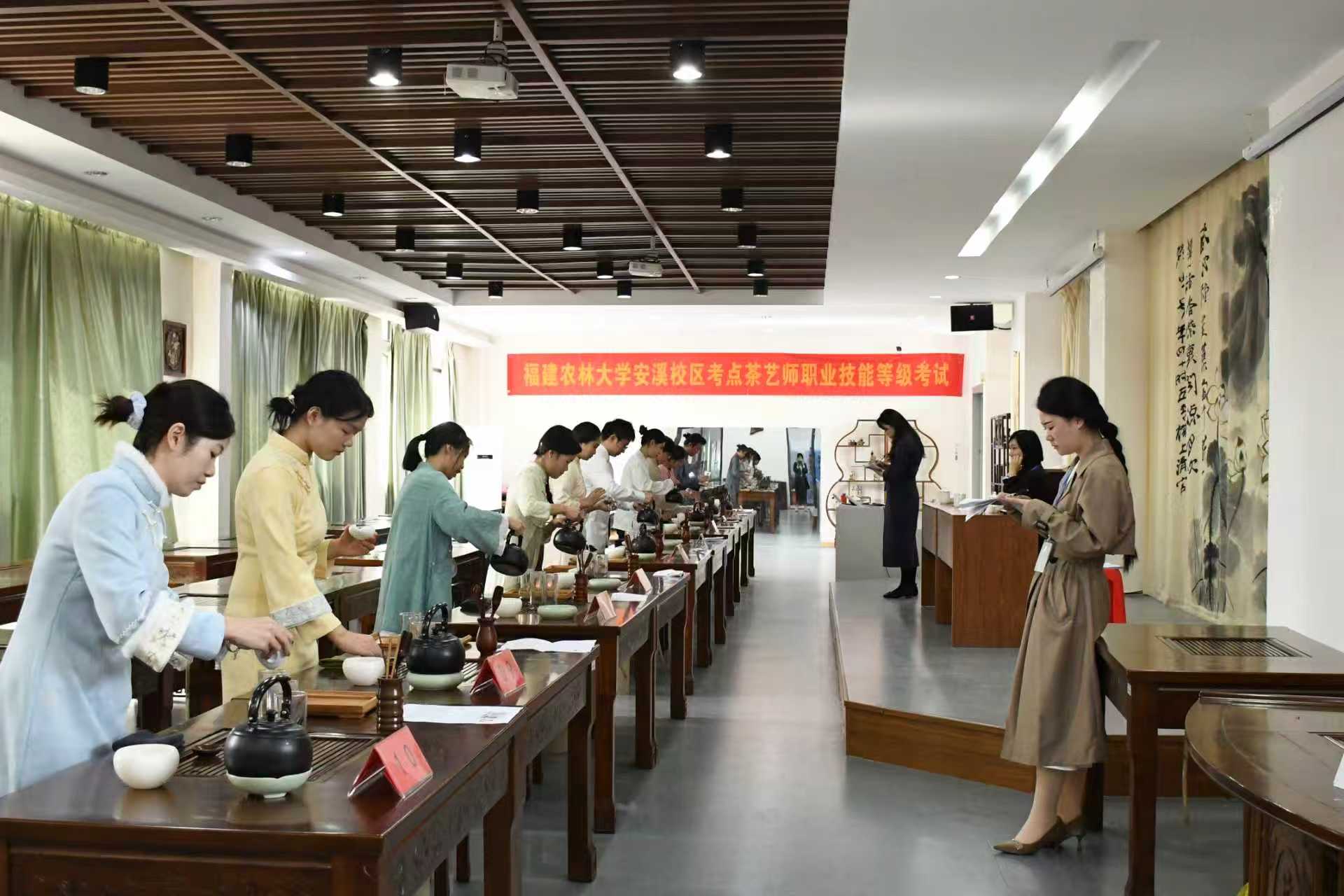茶艺师现场.jpg